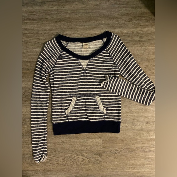 Navy blue striped long sleeve - Picture 1 of 4